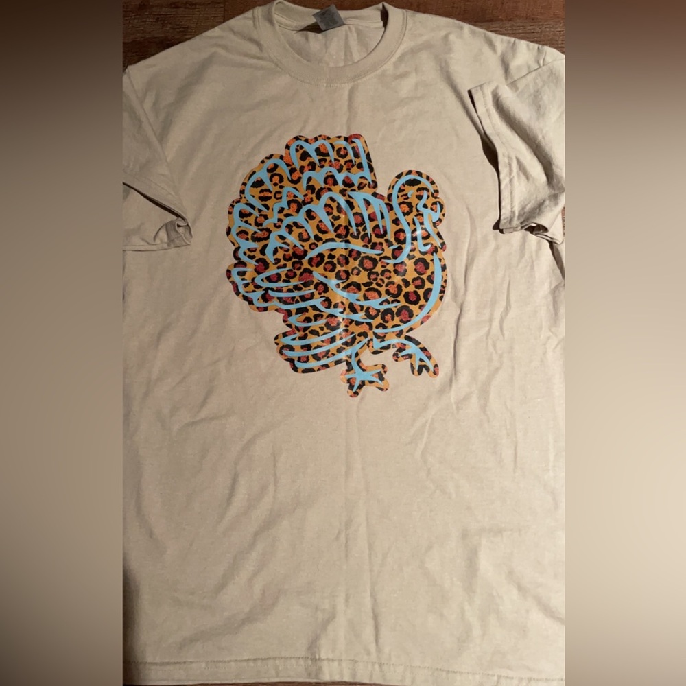 Leopard Turkey shirt never worn size medium